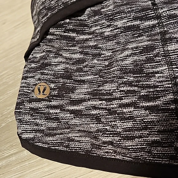 🐰Lululemon Speed Short in Dramatic Static - Picture 9 of 15